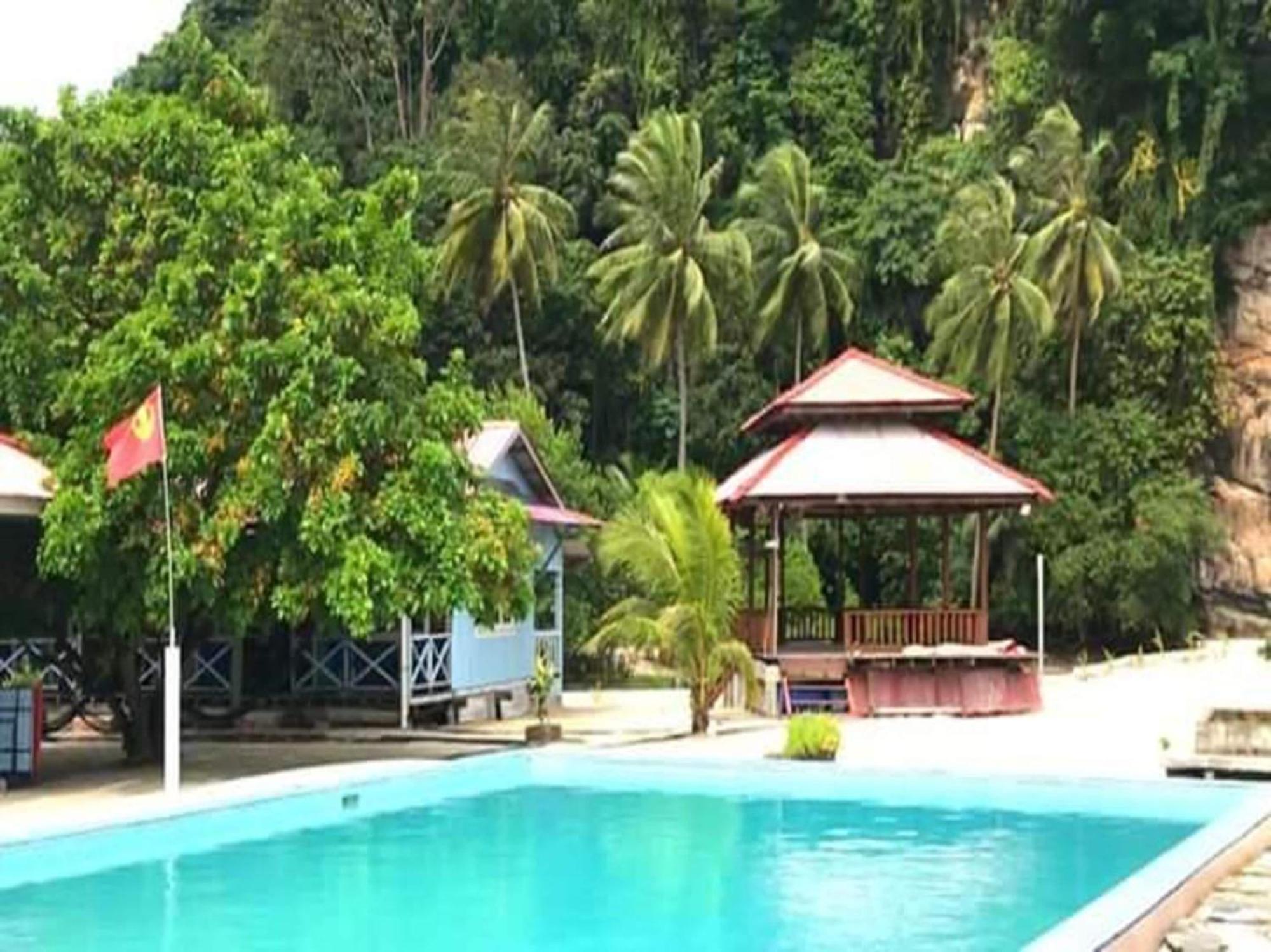 Capital O 91017 Tuba Beach Resort @ Pulau Tuba Kuah Bagian luar foto
