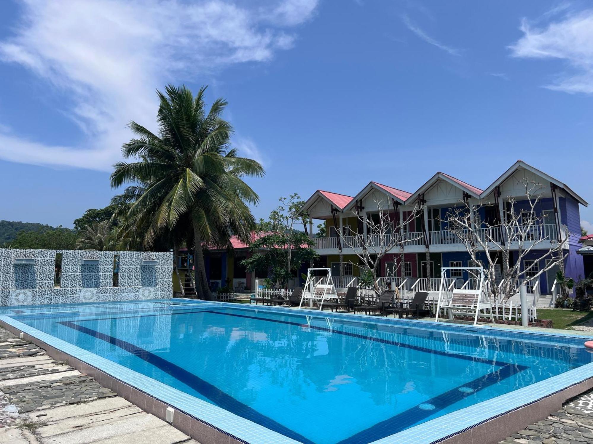 Capital O 91017 Tuba Beach Resort @ Pulau Tuba Kuah Bagian luar foto